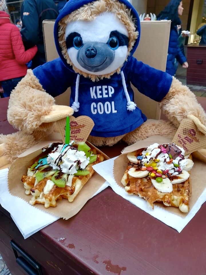 Leckere-Waffeln-mit-Fruechten-Waffel-Kiss